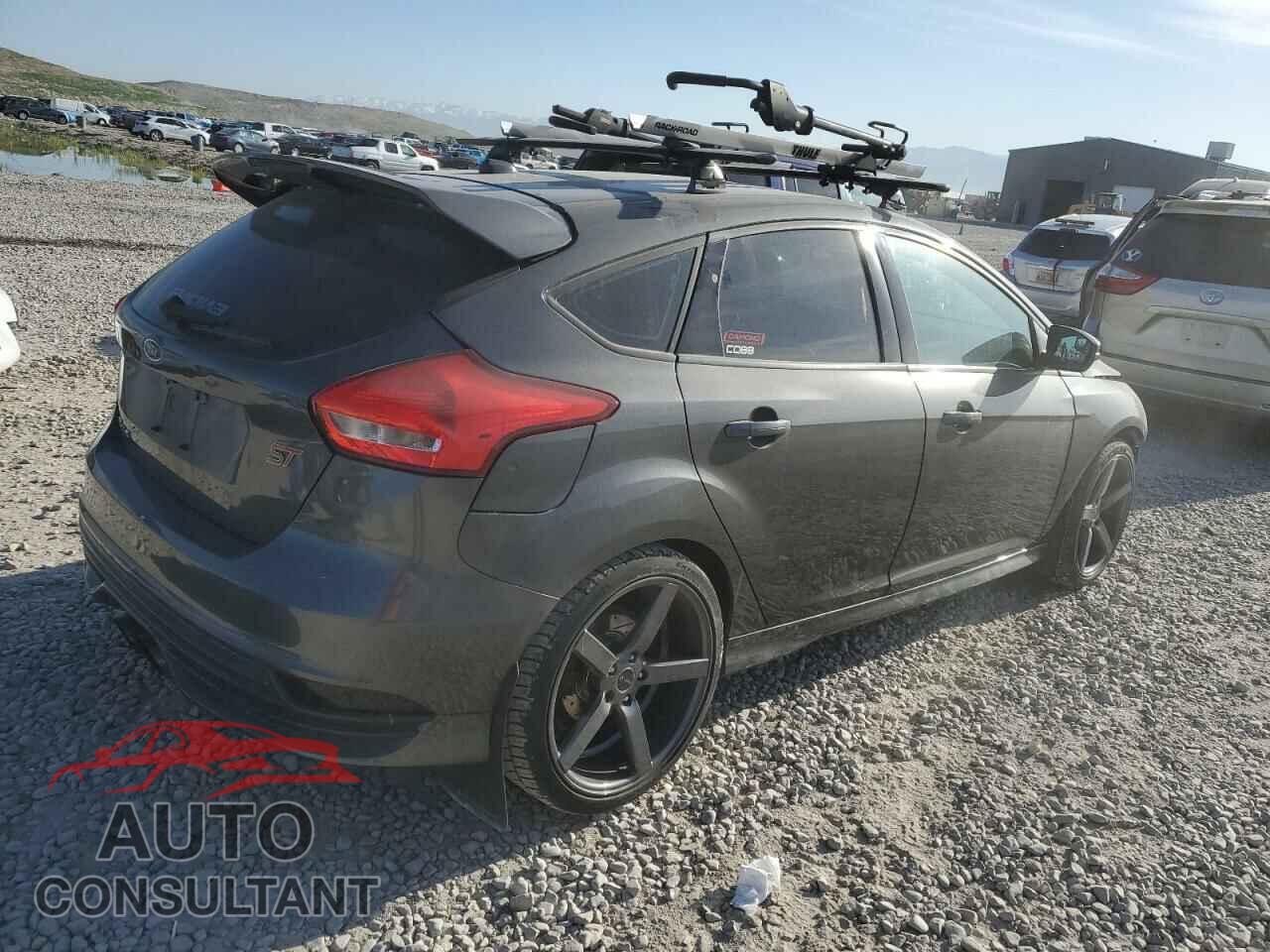 FORD FOCUS 2015 - 1FADP3L90FL281075