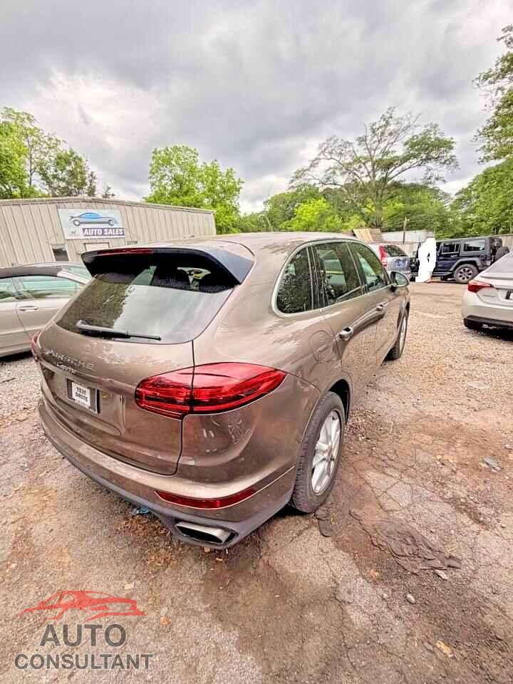PORSCHE CAYENNE 2016 - WP1AA2A20GLA00519