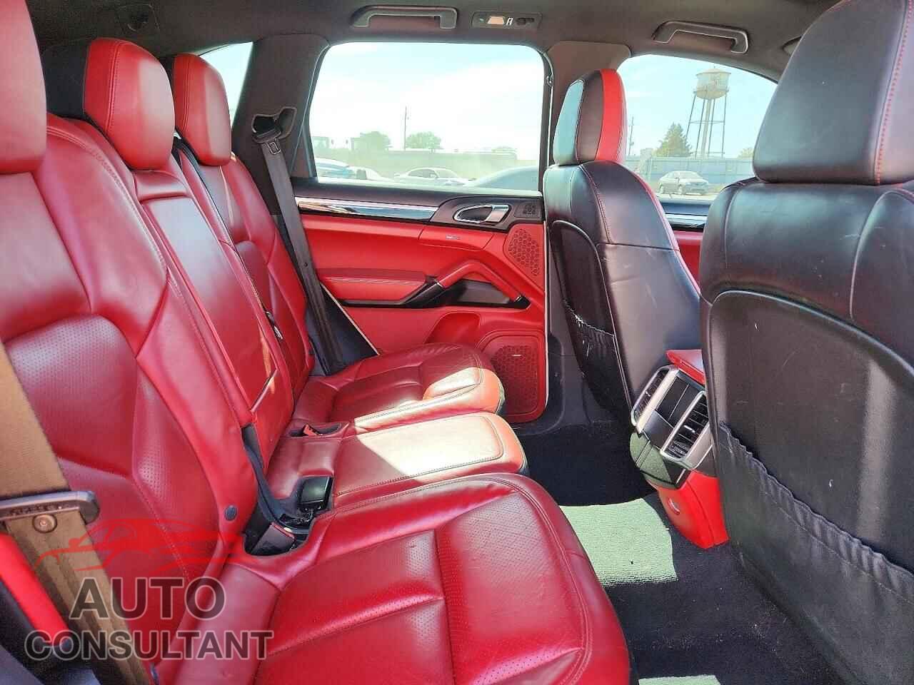 PORSCHE CAYENNE 2016 - WP1AA2A25GLA02315