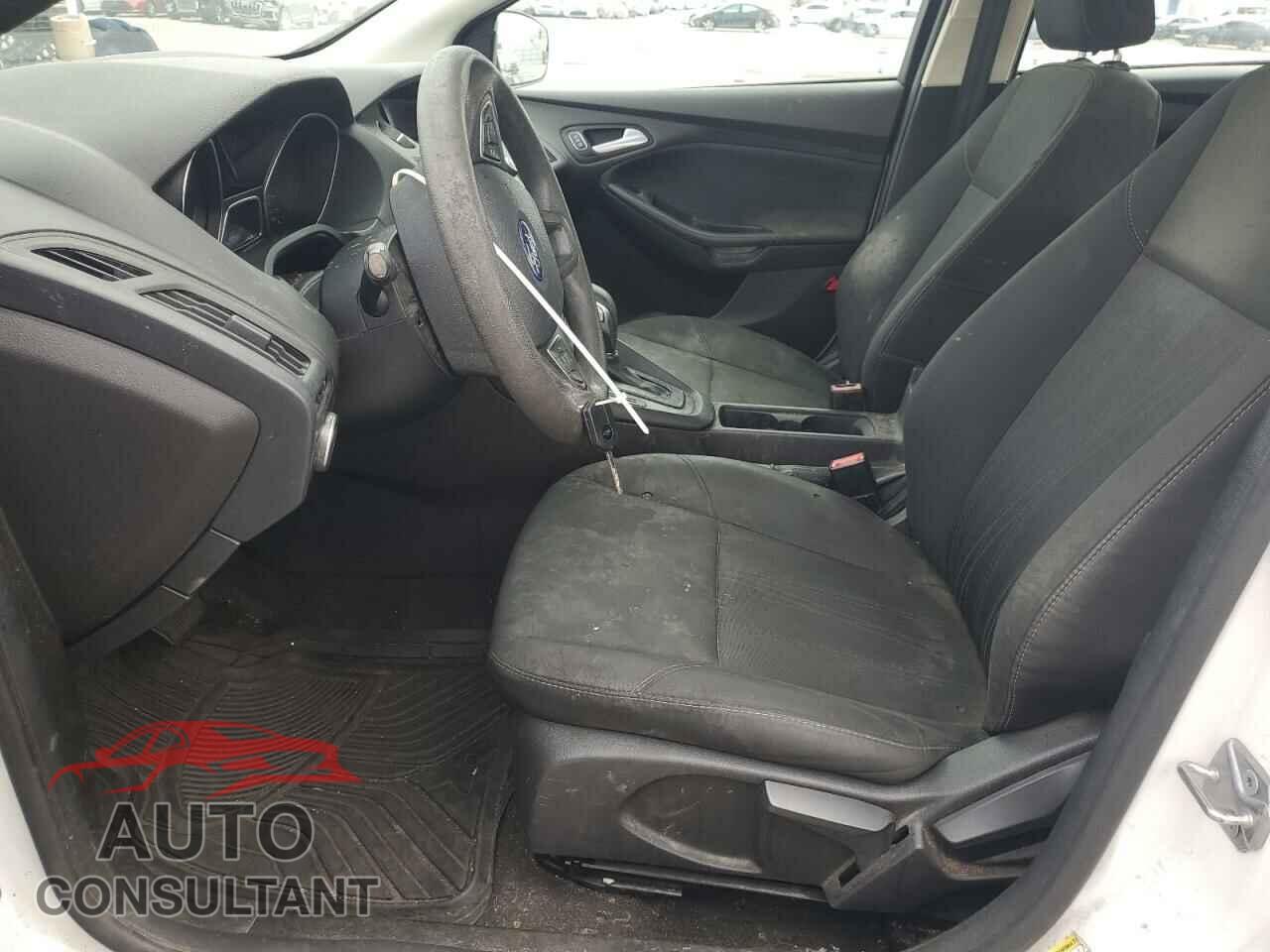 FORD FOCUS 2017 - 1FADP3F27HL217567