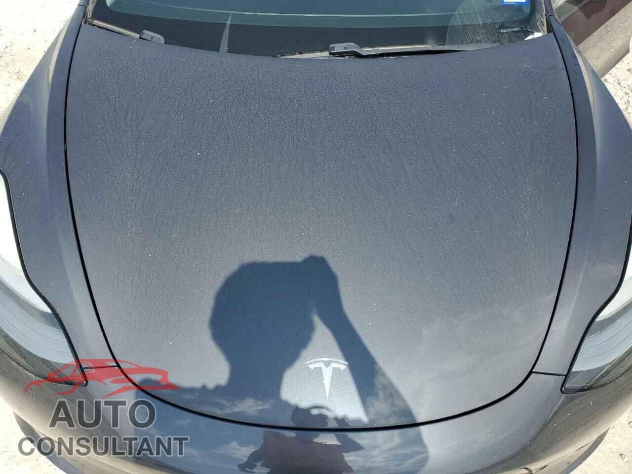 TESLA MODEL 3 2018 - 5YJ3E1EB2JF081004