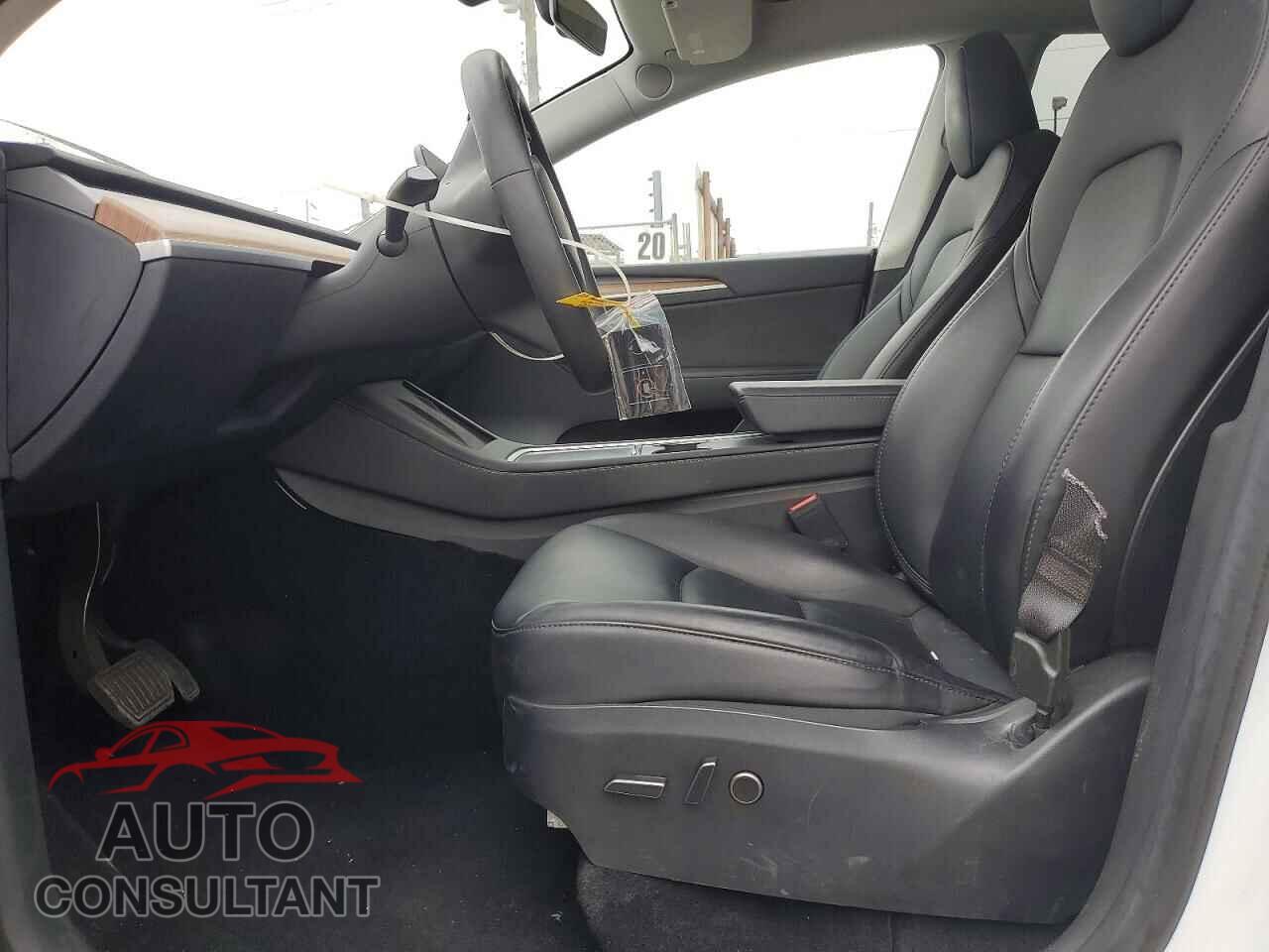 TESLA MODEL Y 2023 - 7SAYGAEEXPF742736