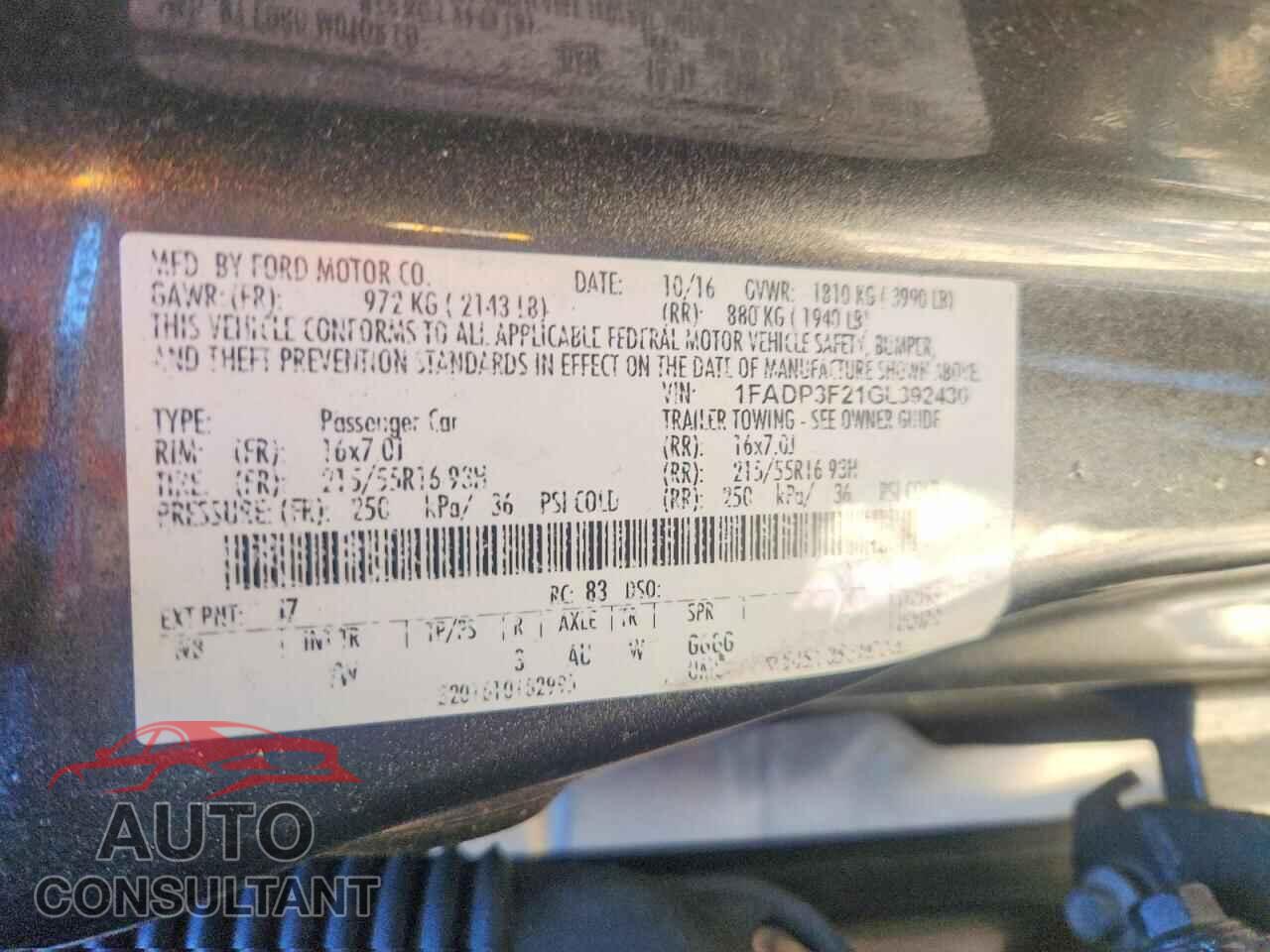 FORD FOCUS 2016 - 1FADP3F21GL392430