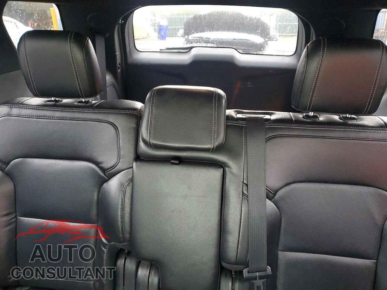 FORD EXPLORER 2018 - 1FM5K8F82JGB83854