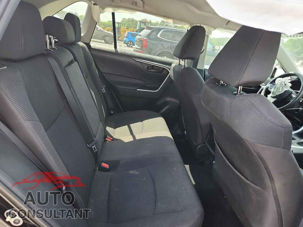 TOYOTA RAV4 2021 - 2T3H1RFV2MC093498