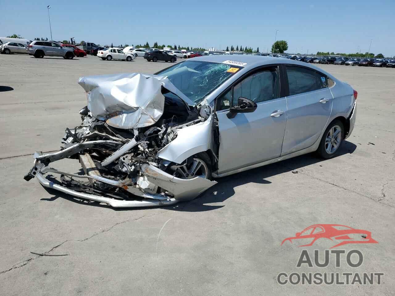 CHEVROLET CRUZE 2018 - 1G1BE5SM3J7104202