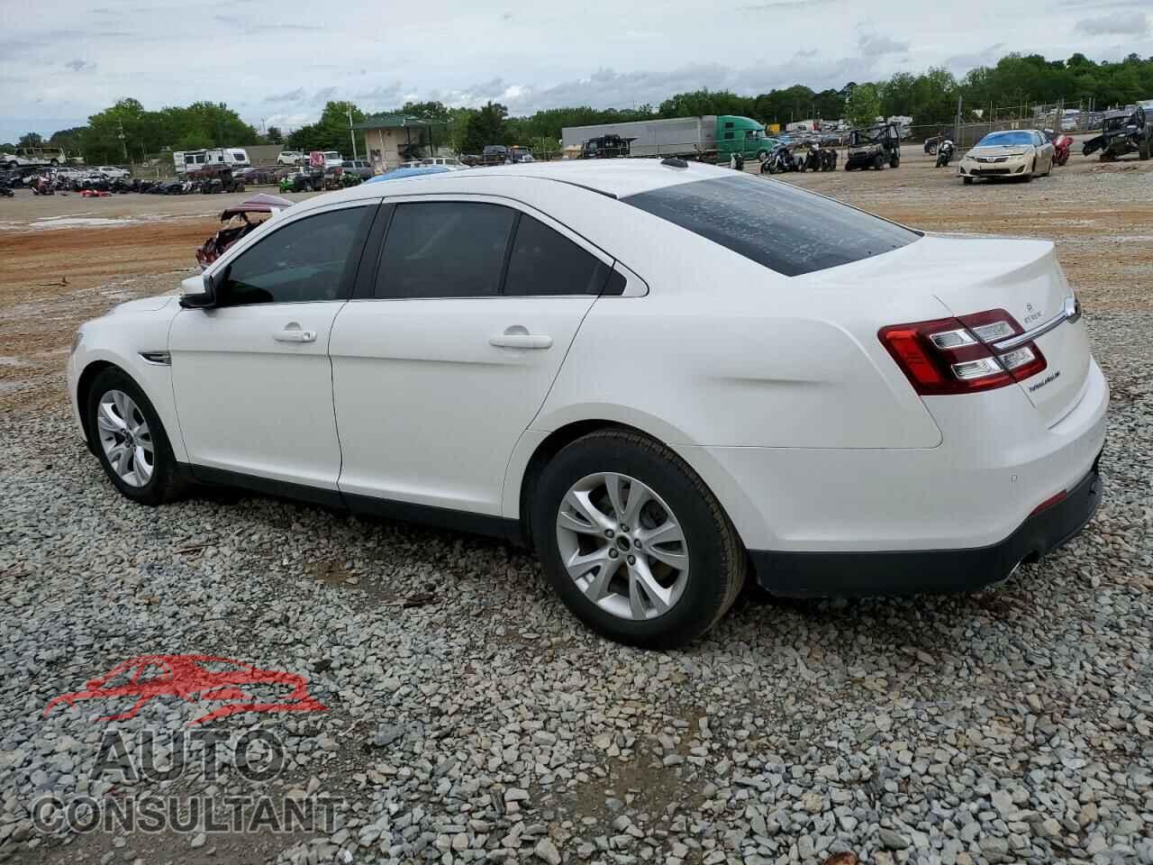 FORD TAURUS 2015 - 1FAHP2E84FG174877