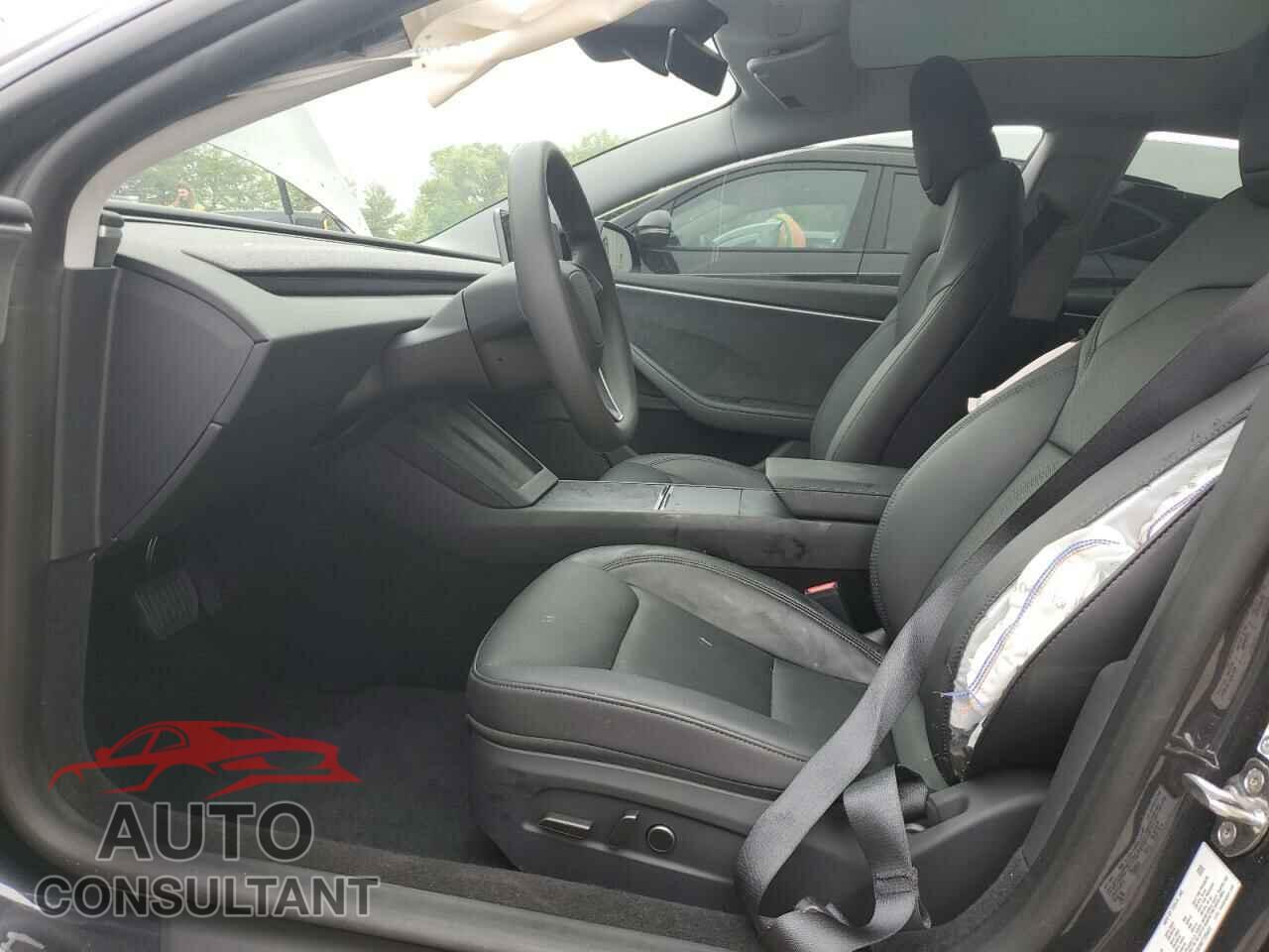 TESLA MODEL 3 2024 - 5YJ3E1EB2RF729422