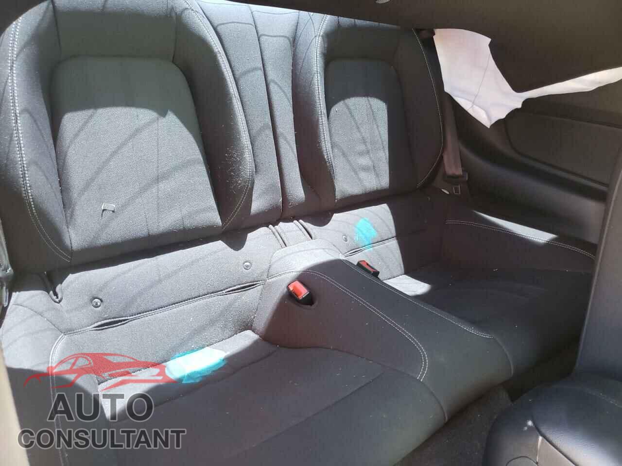 FORD MUSTANG 2018 - 1FA6P8TH3J5107057