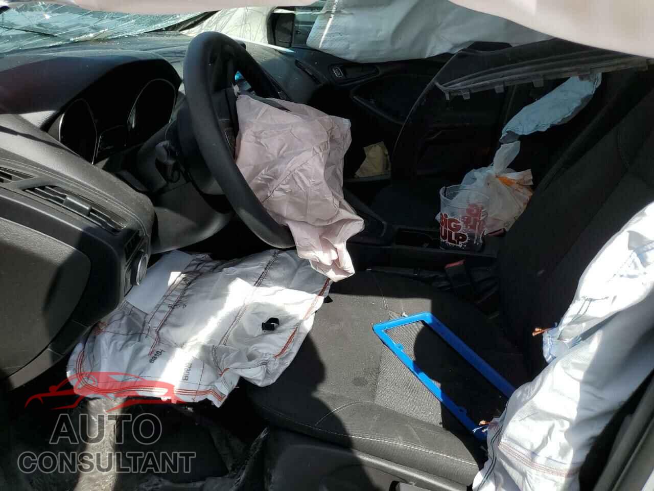FORD FOCUS 2017 - 1FADP3E26HL206187
