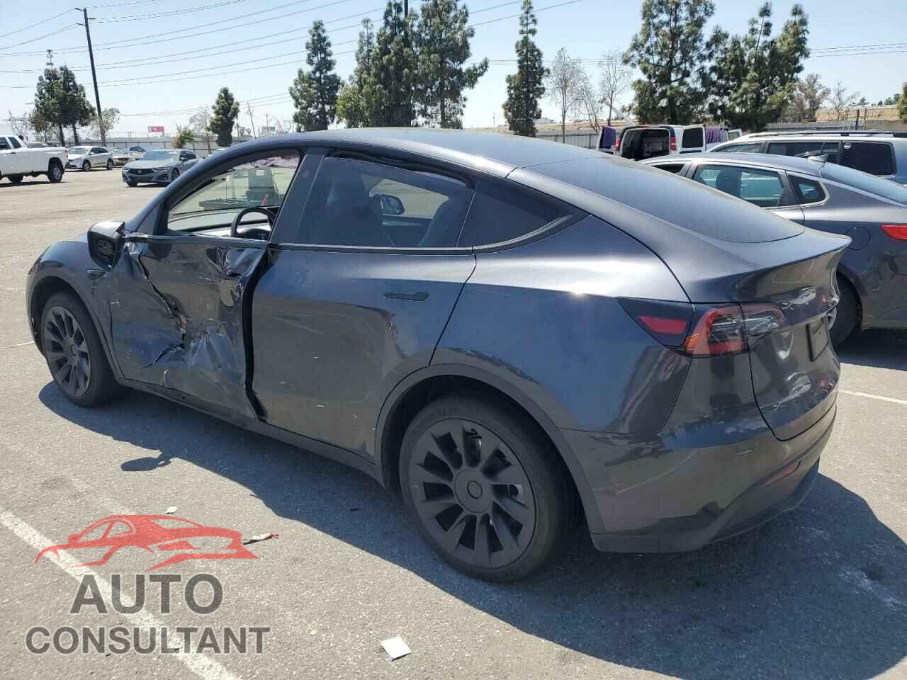 TESLA MODEL Y 2024 - 7SAYGDED7RF056570