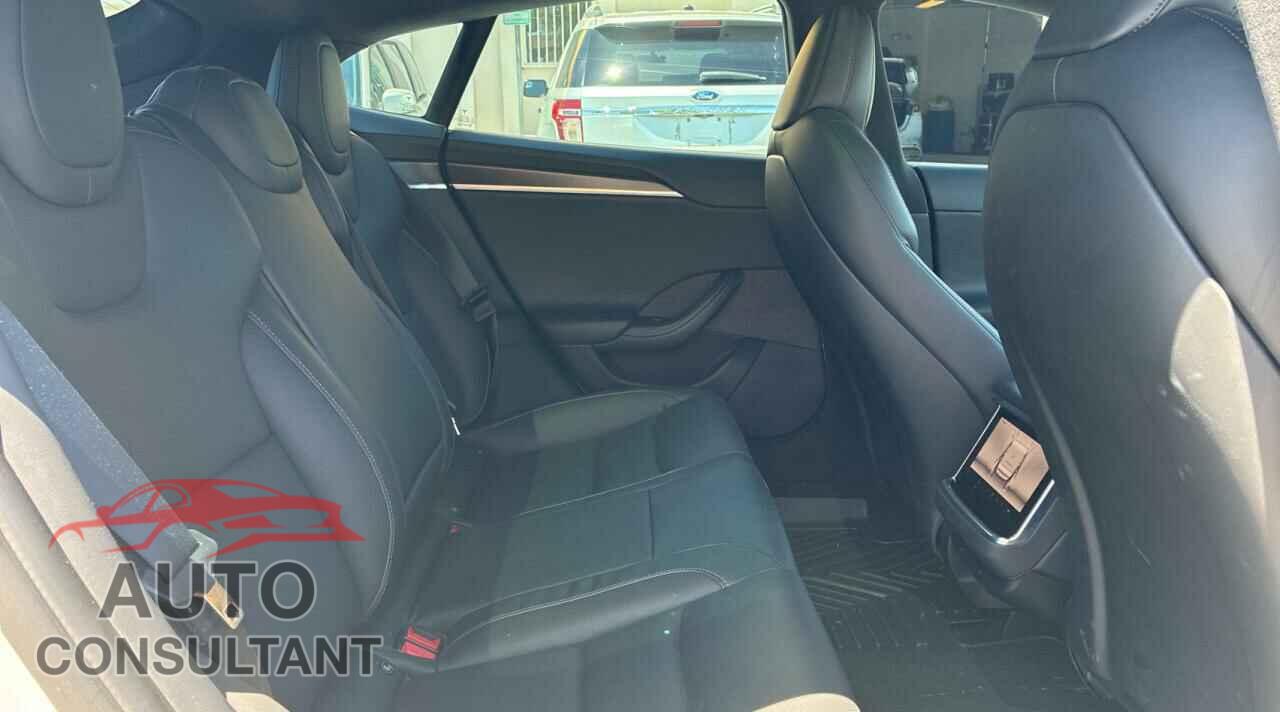 TESLA MODEL S 2021 - 5YJSA1E64MF447124