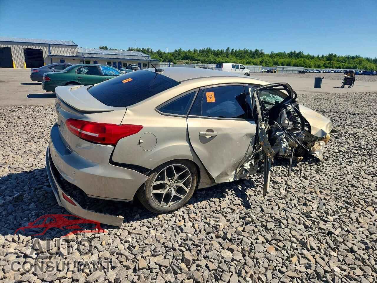 FORD FOCUS 2015 - 1FADP3F25FL348025