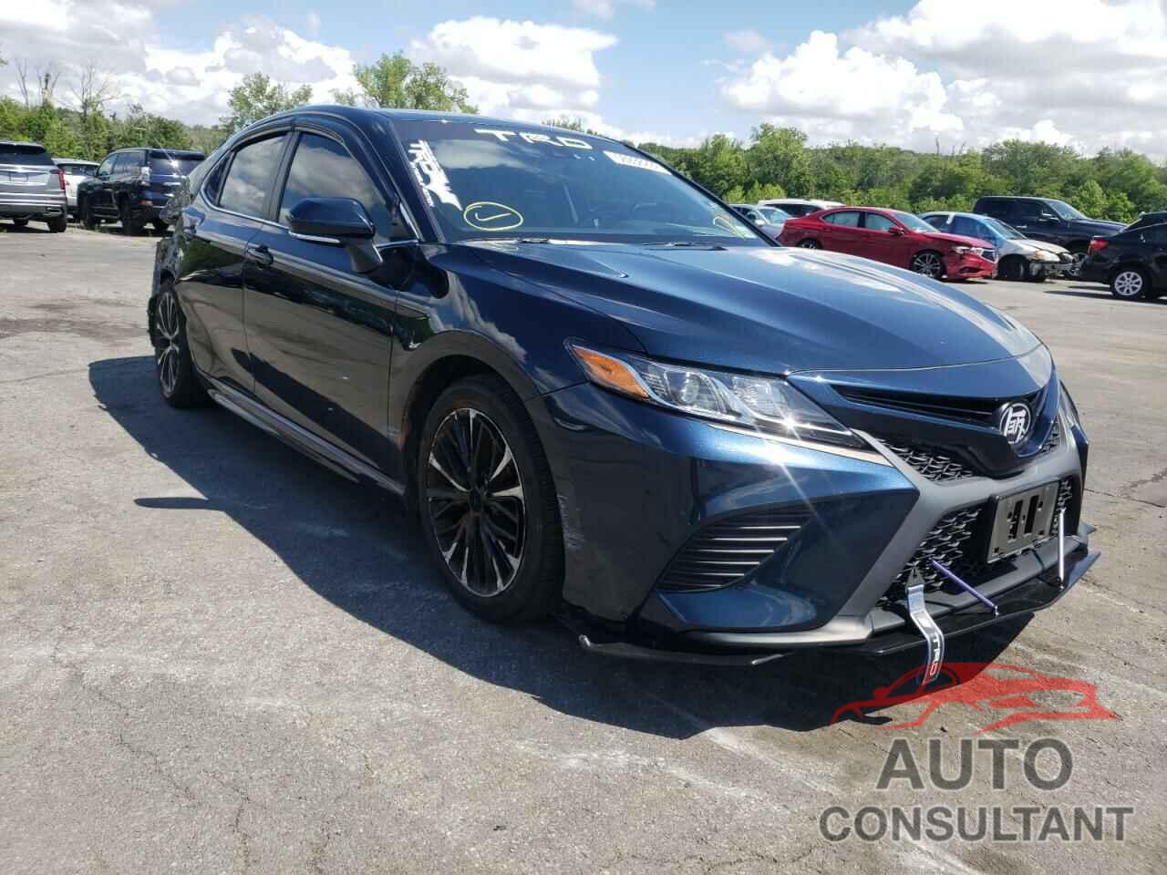 TOYOTA CAMRY 2018 - 4T1B11HK4JU582997