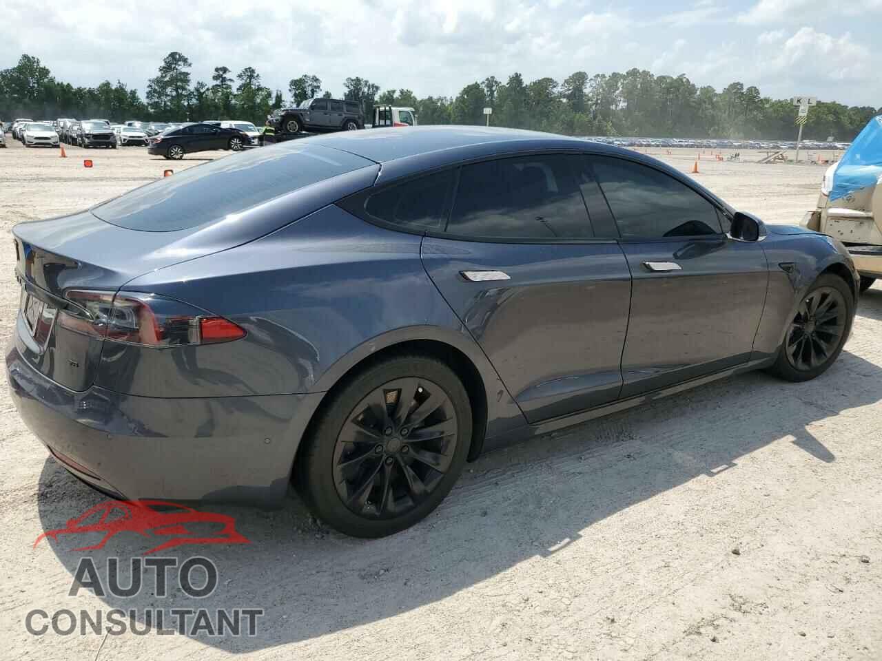 TESLA MODEL S 2017 - 5YJSA1E12HF197215