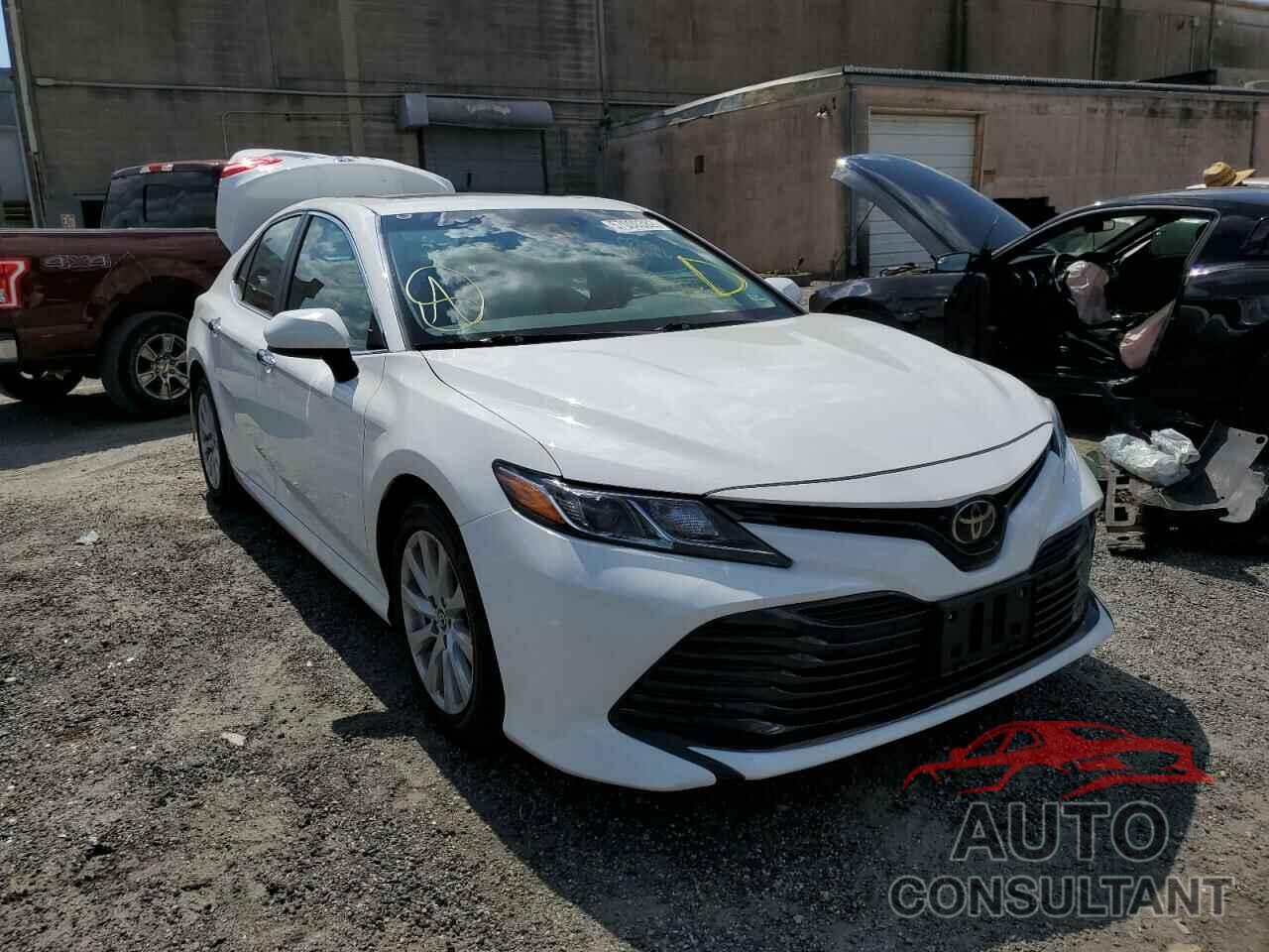 TOYOTA CAMRY 2018 - 4T1B11HK5JU064509