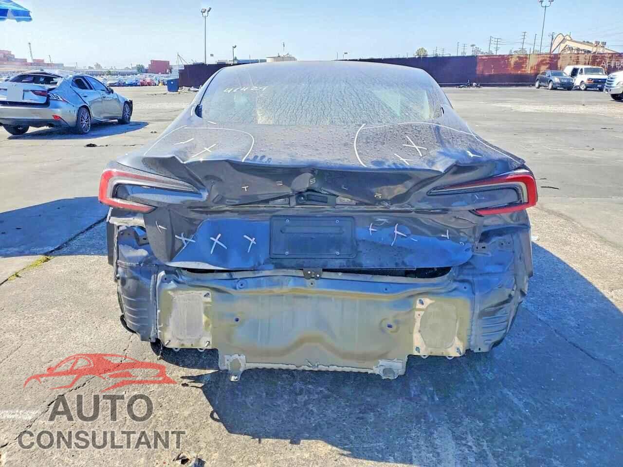 TESLA MODEL 3 2024 - 5YJ3E1EA2RF726169
