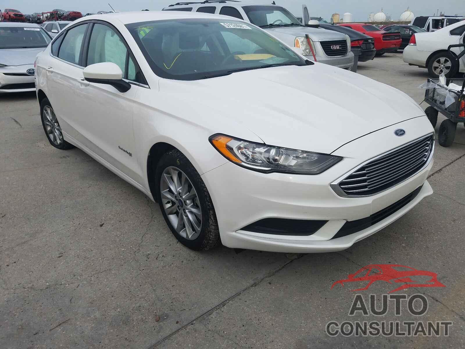 FORD FUSION 2017 - 3FA6P0LU2HR233013