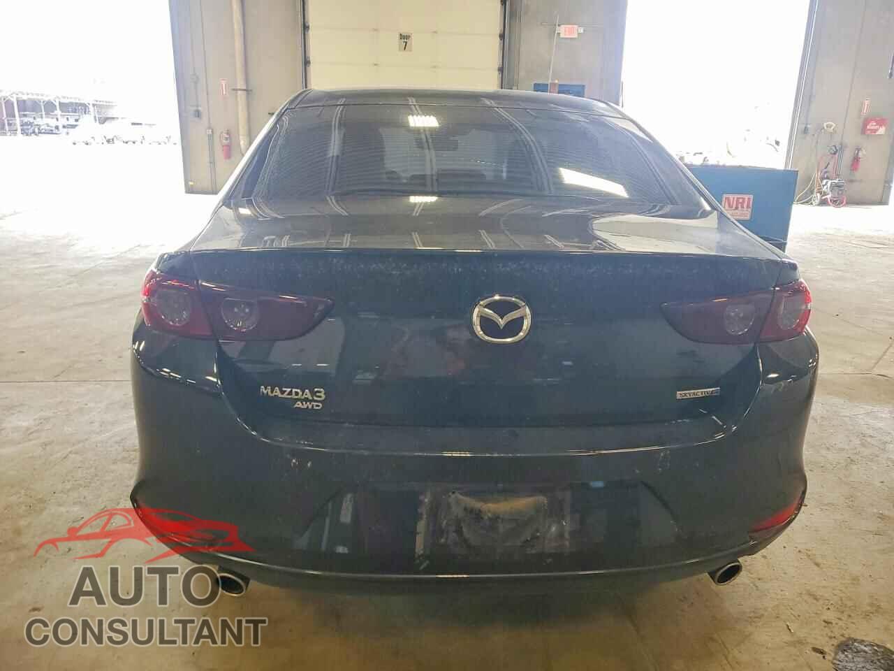 MAZDA 3 2019 - JM1BPBAM4K1121337