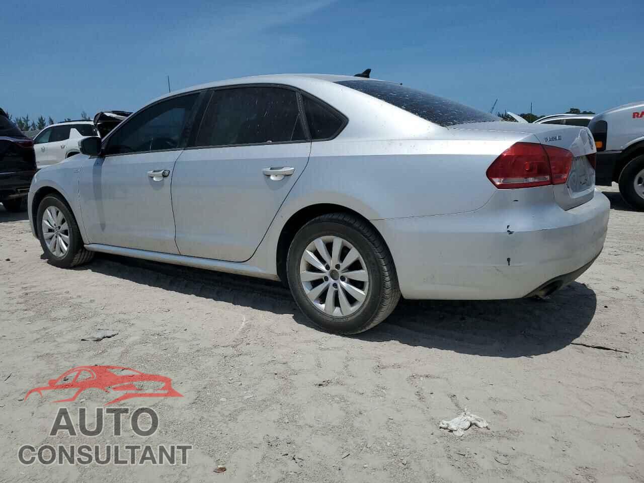 VOLKSWAGEN PASSAT 2015 - 1VWAT7A37FC005505