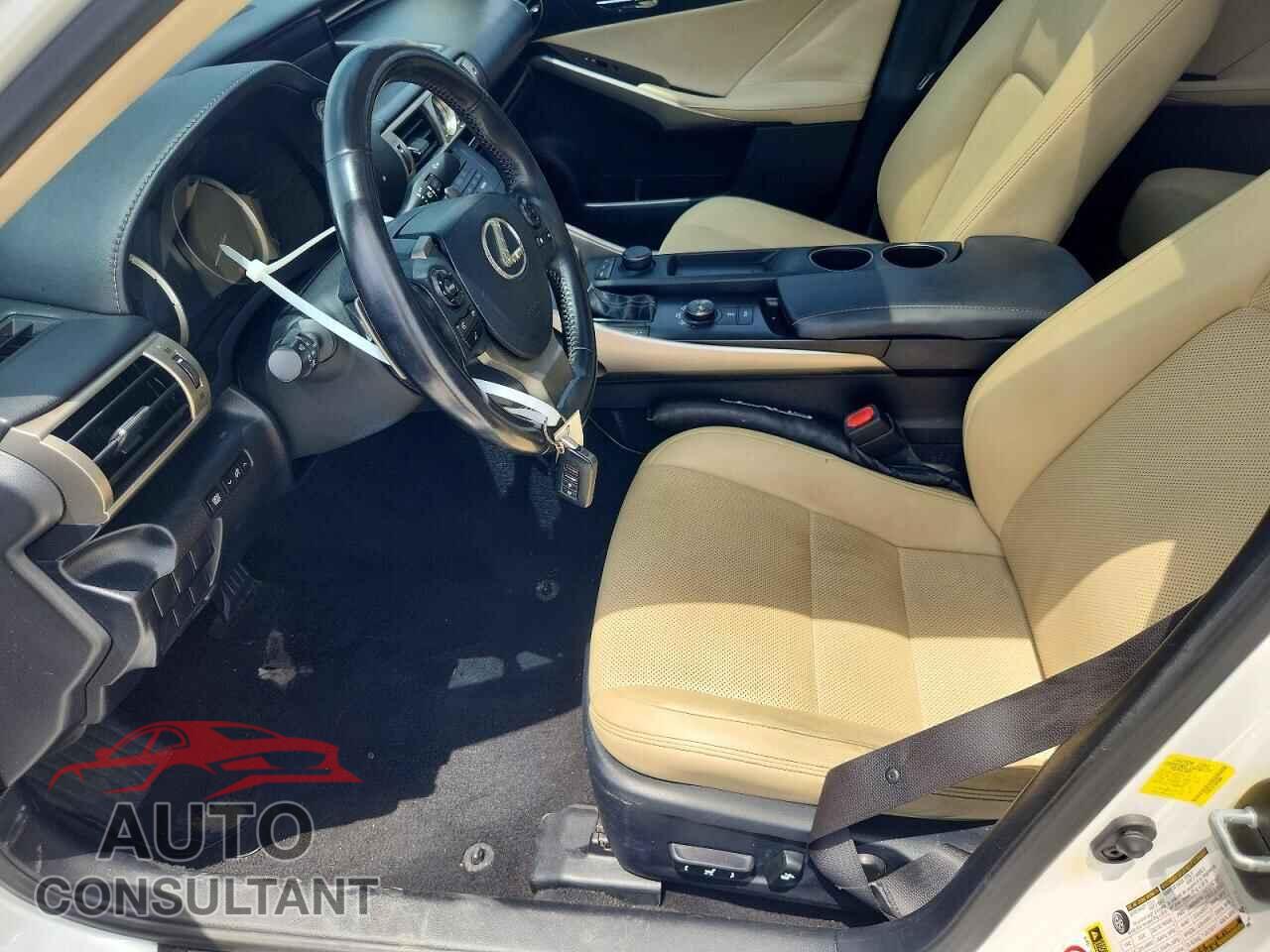 LEXUS IS 2016 - JTHBA1D22G5010404