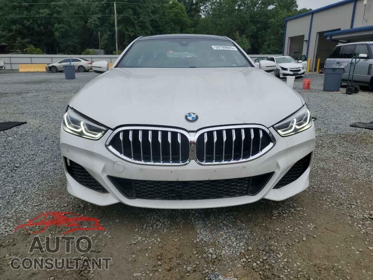 BMW 8 SERIES 2022 - WBAGV4C03NCH43079