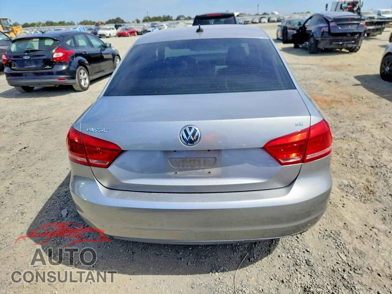 VOLKSWAGEN PASSAT 2013 - 1VWBP7A32DC009077