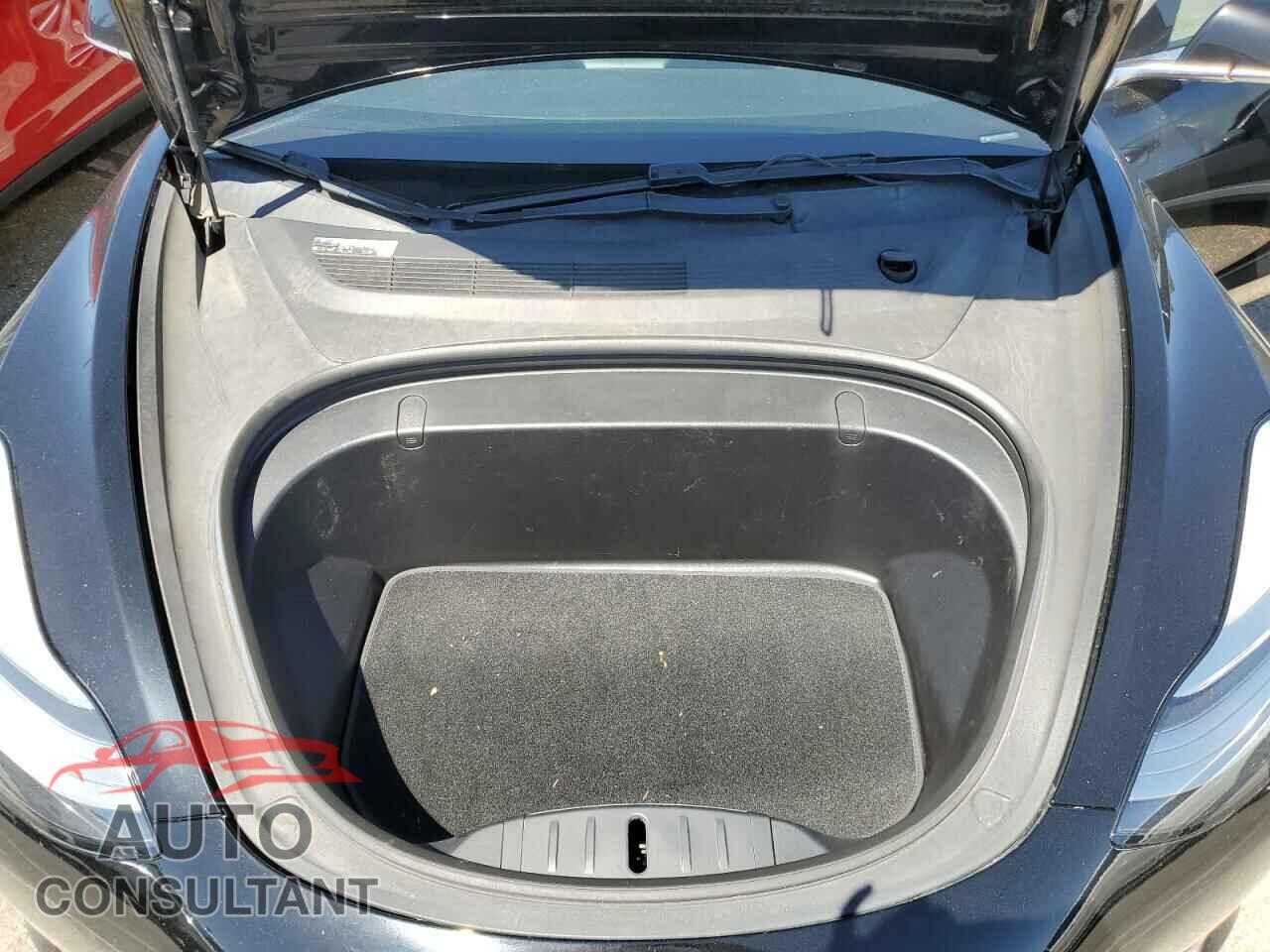 TESLA MODEL 3 2018 - 5YJ3E1EAXJF036495