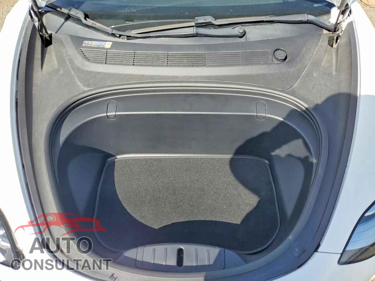 TESLA MODEL 3 2018 - 5YJ3E1EB2JF067457