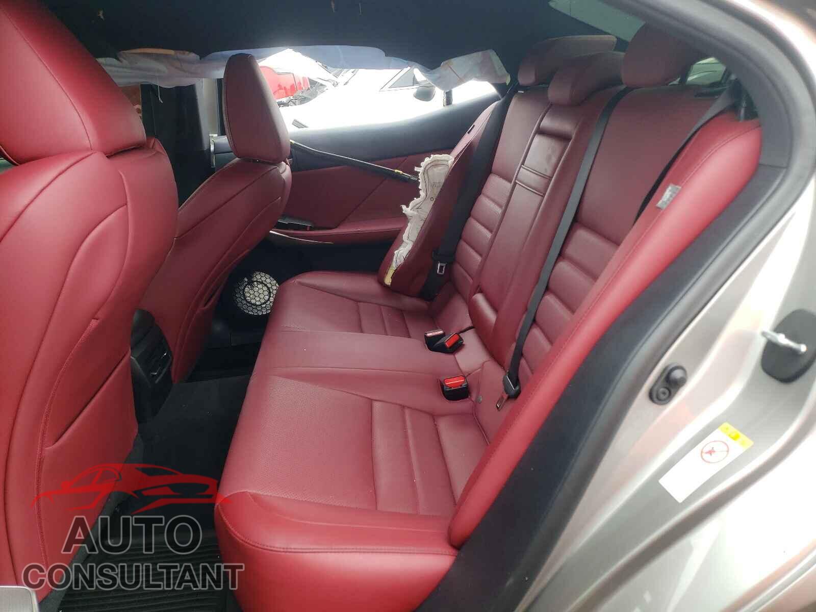 LEXUS IS 2017 - JTHCE1D2XH5013870