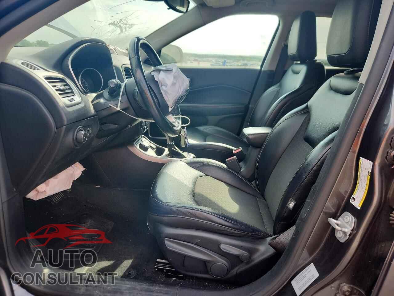 JEEP COMPASS 2018 - 3C4NJDBB8JT103342