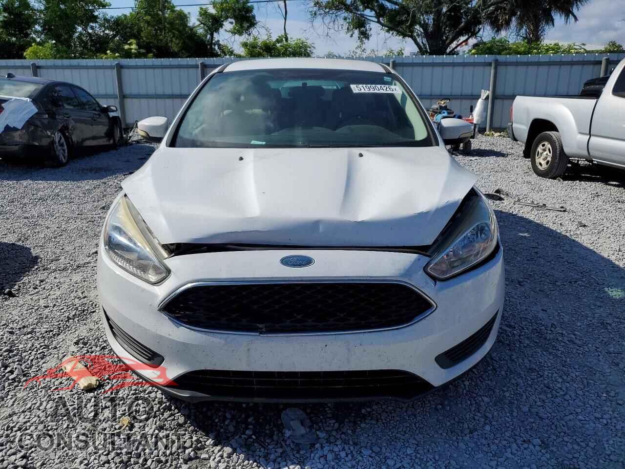 FORD FOCUS 2017 - 1FADP3K26HL231255