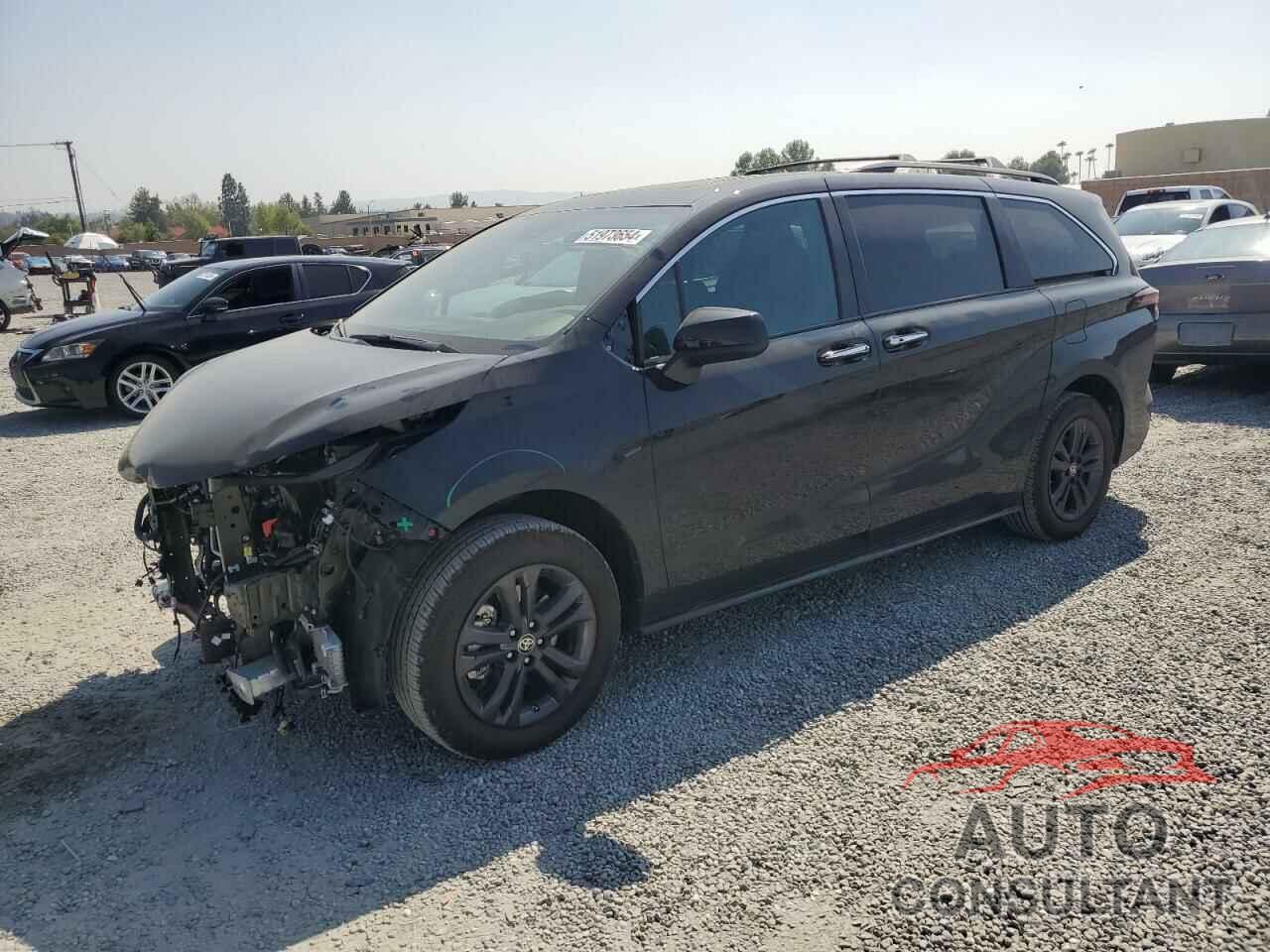 TOYOTA SIENNA 2024 - 5TDCSKFC3RS121264