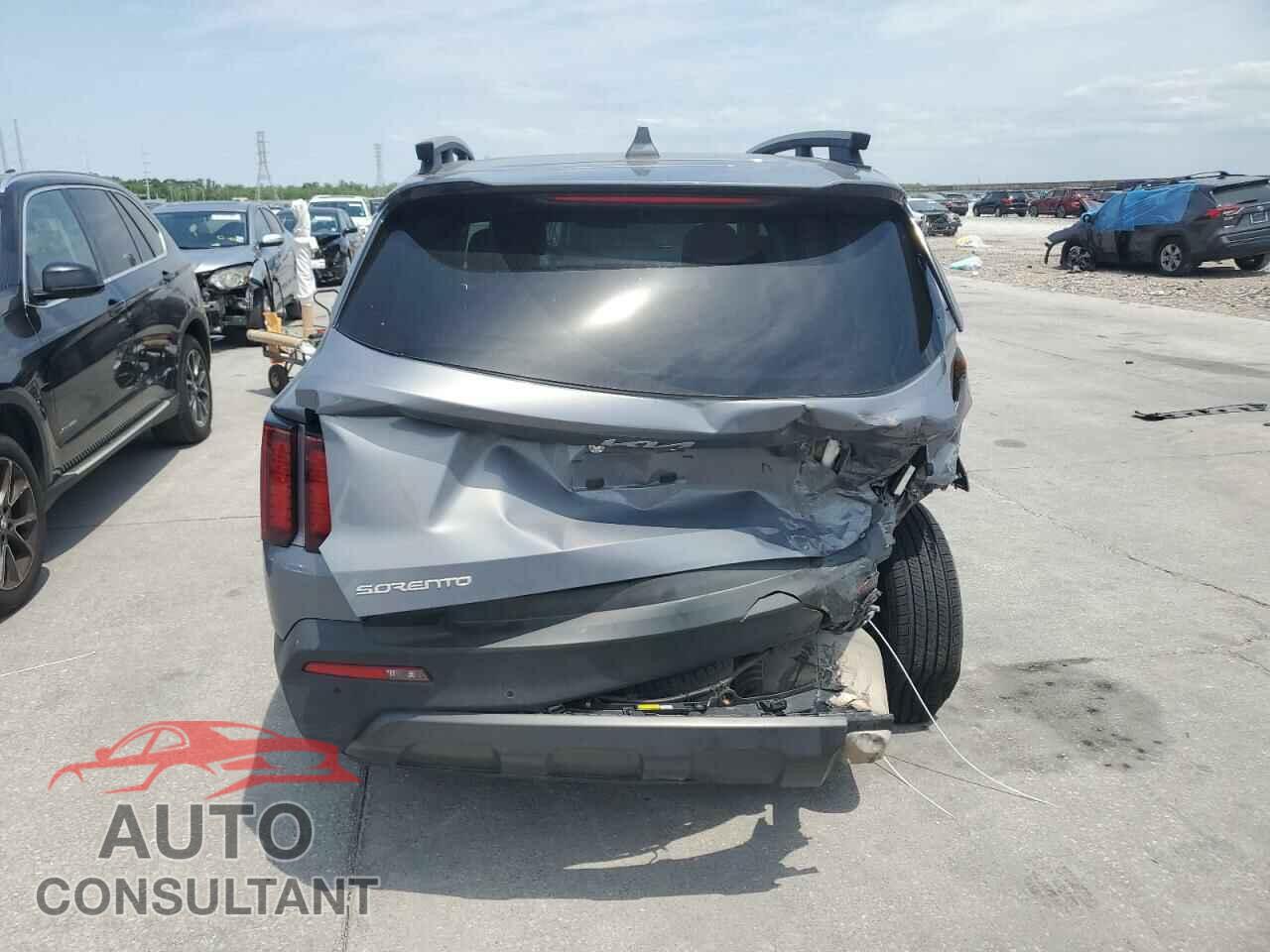 KIA SORENTO 2023 - 5XYRLDLC8PG161146