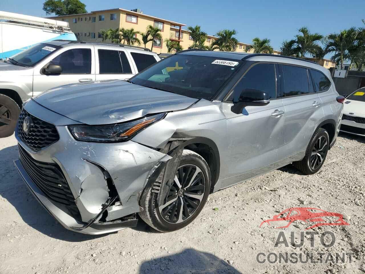 TOYOTA HIGHLANDER 2022 - 5TDLZRBH5NS243608