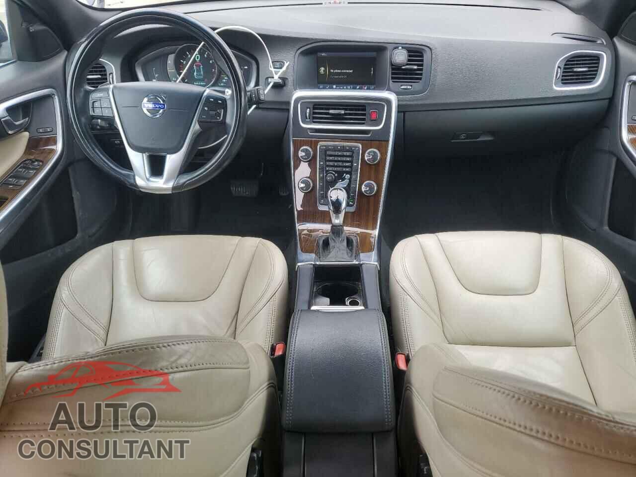 VOLVO V60 2015 - YV140MEC6F1213575