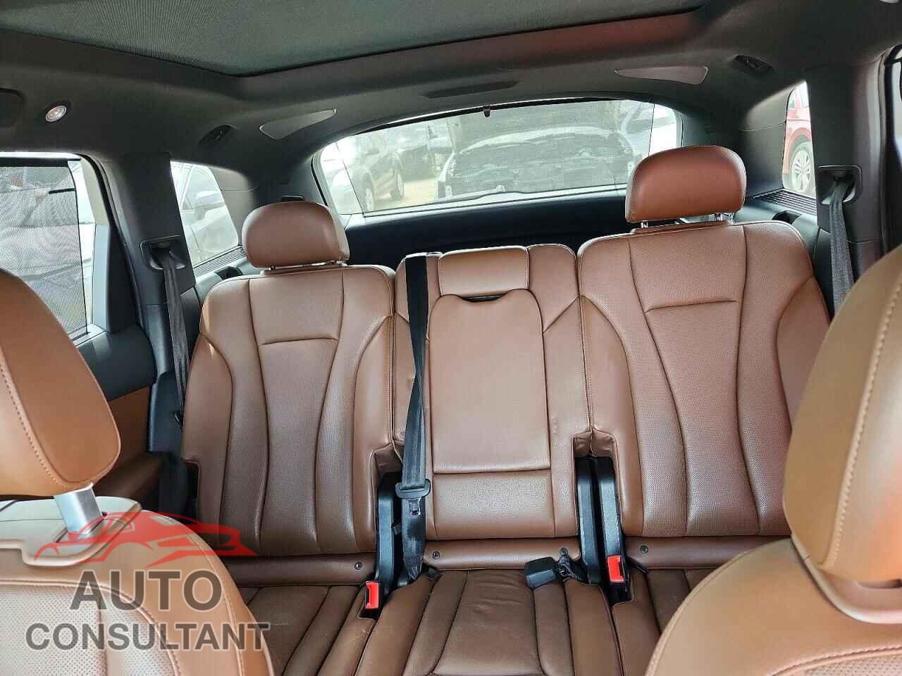 AUDI Q7 2017 - WA1VAAF76HD019549