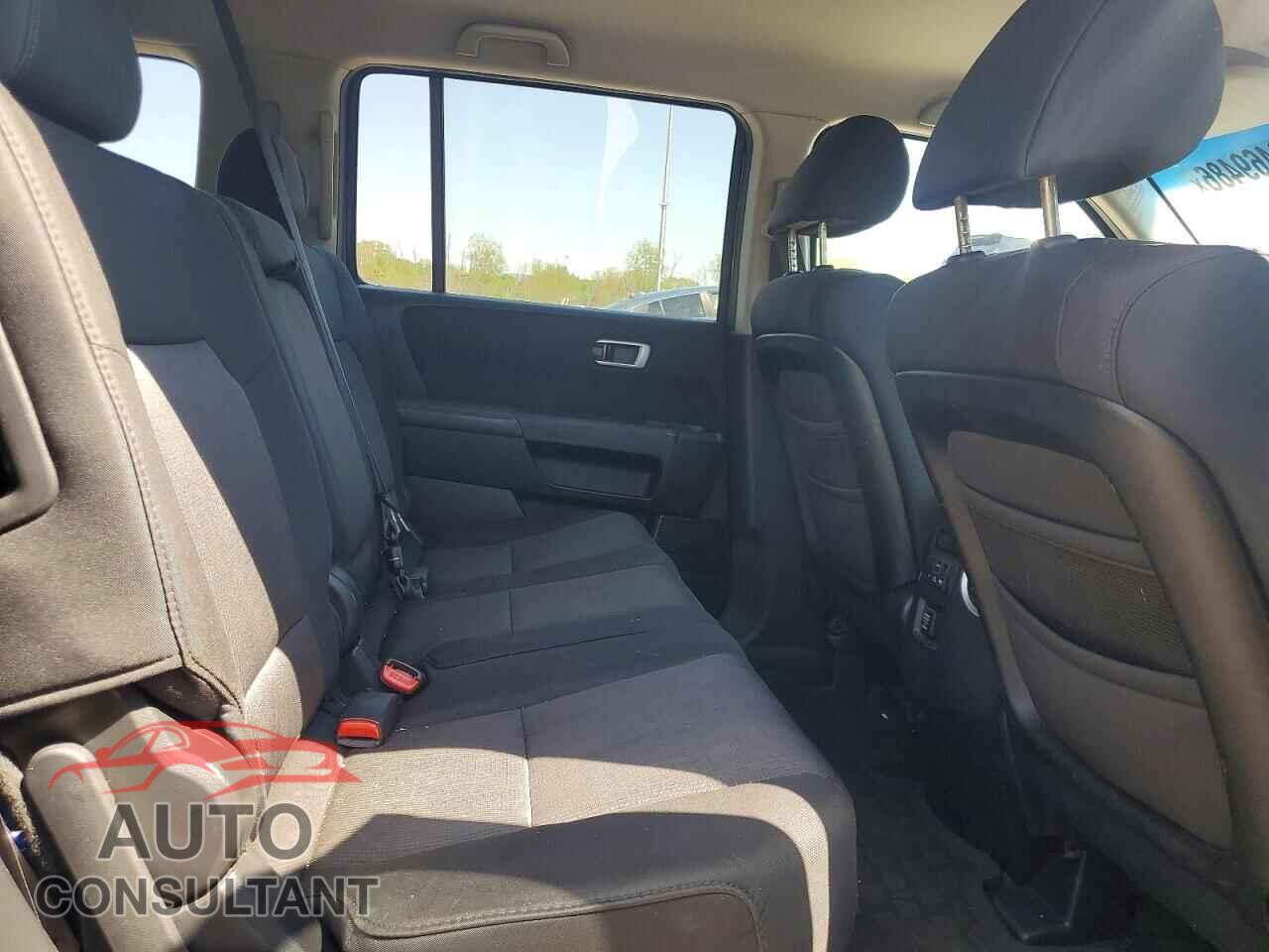 HONDA PILOT 2011 - 5FNYF4H45BB036920