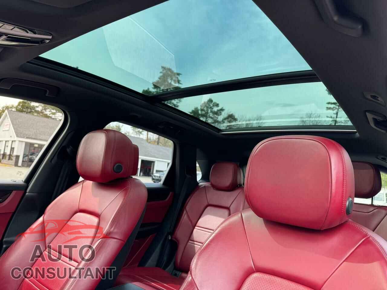 PORSCHE CAYENNE 2019 - WP1AA2AY7KDA16272