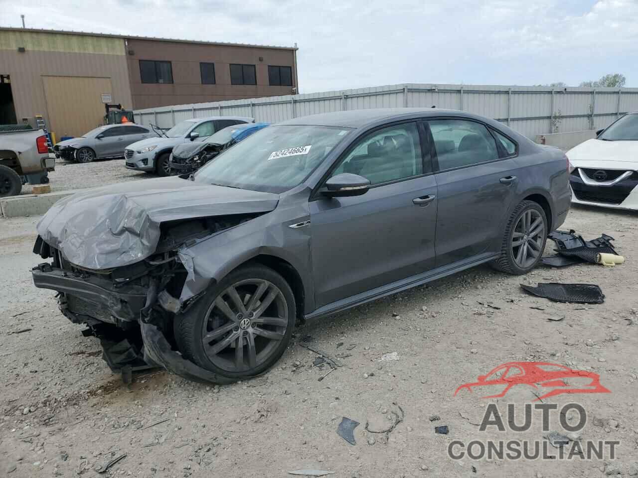 VOLKSWAGEN PASSAT 2018 - 1VWAA7A38JC013076