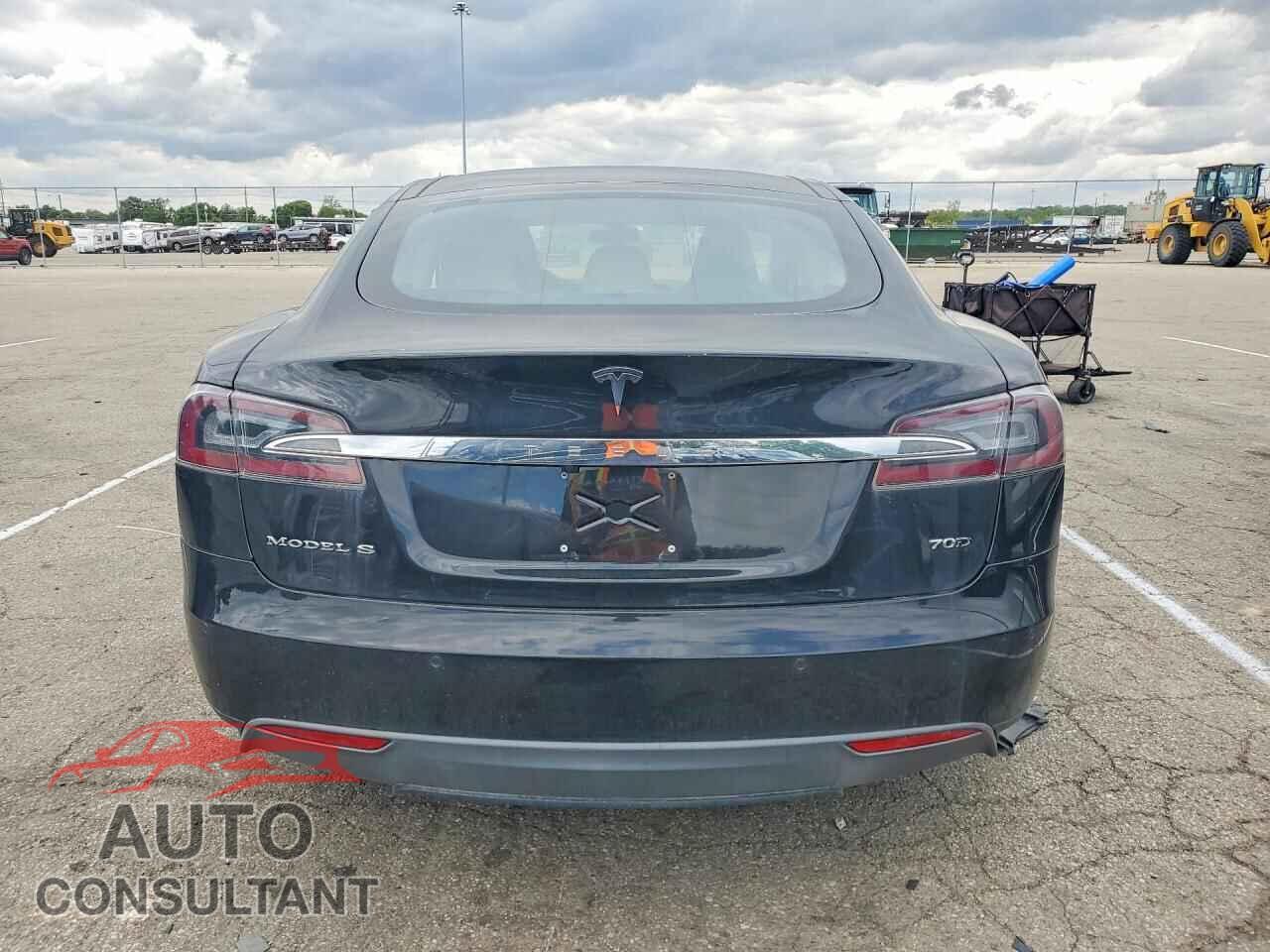 TESLA MODEL S 2015 - 5YJSA1S22FF096783