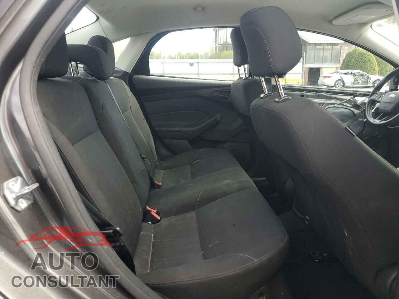 FORD FOCUS 2017 - 1FADP3E20HL250699