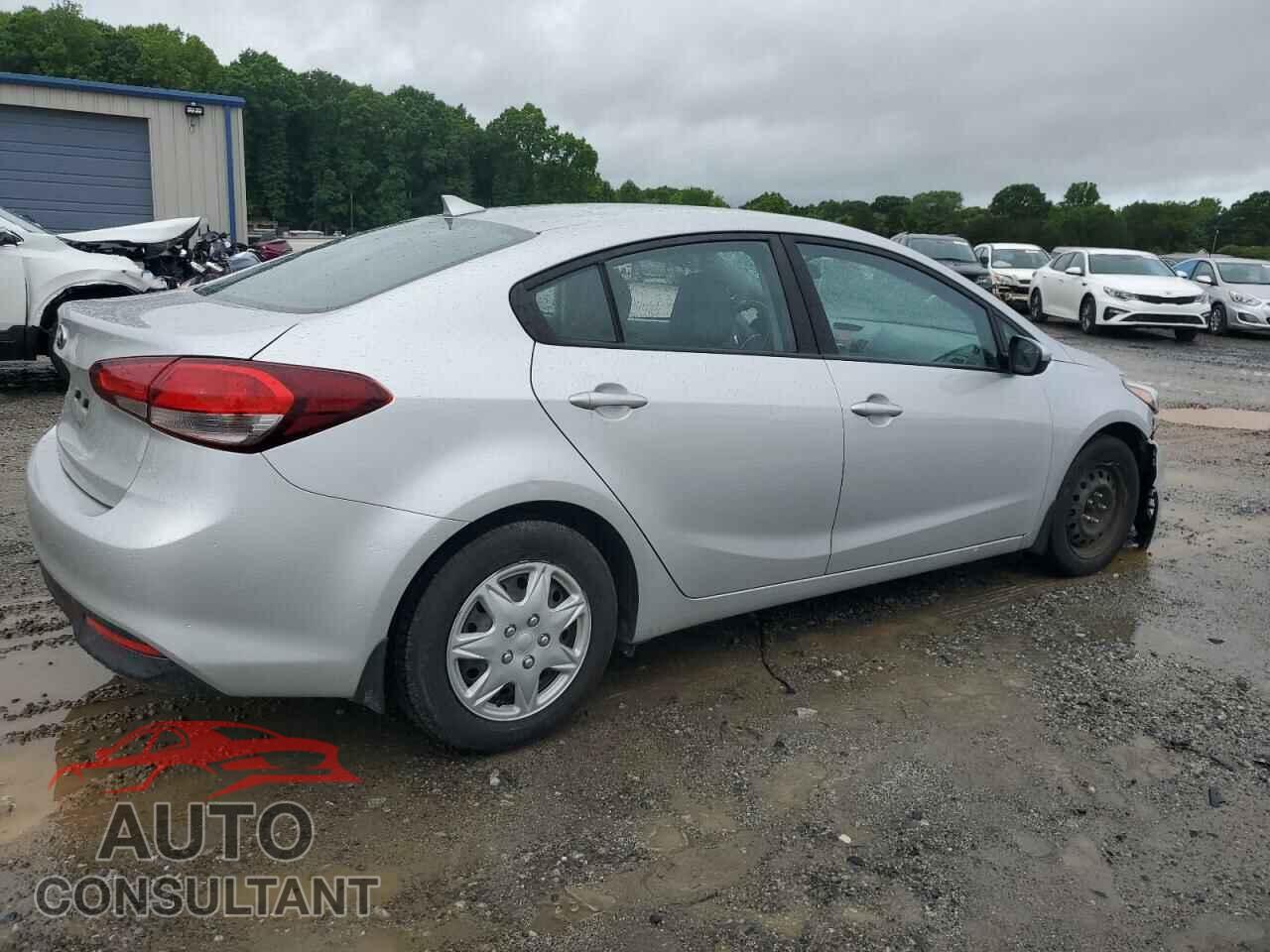 KIA FORTE 2018 - 3KPFK4A78JE266818