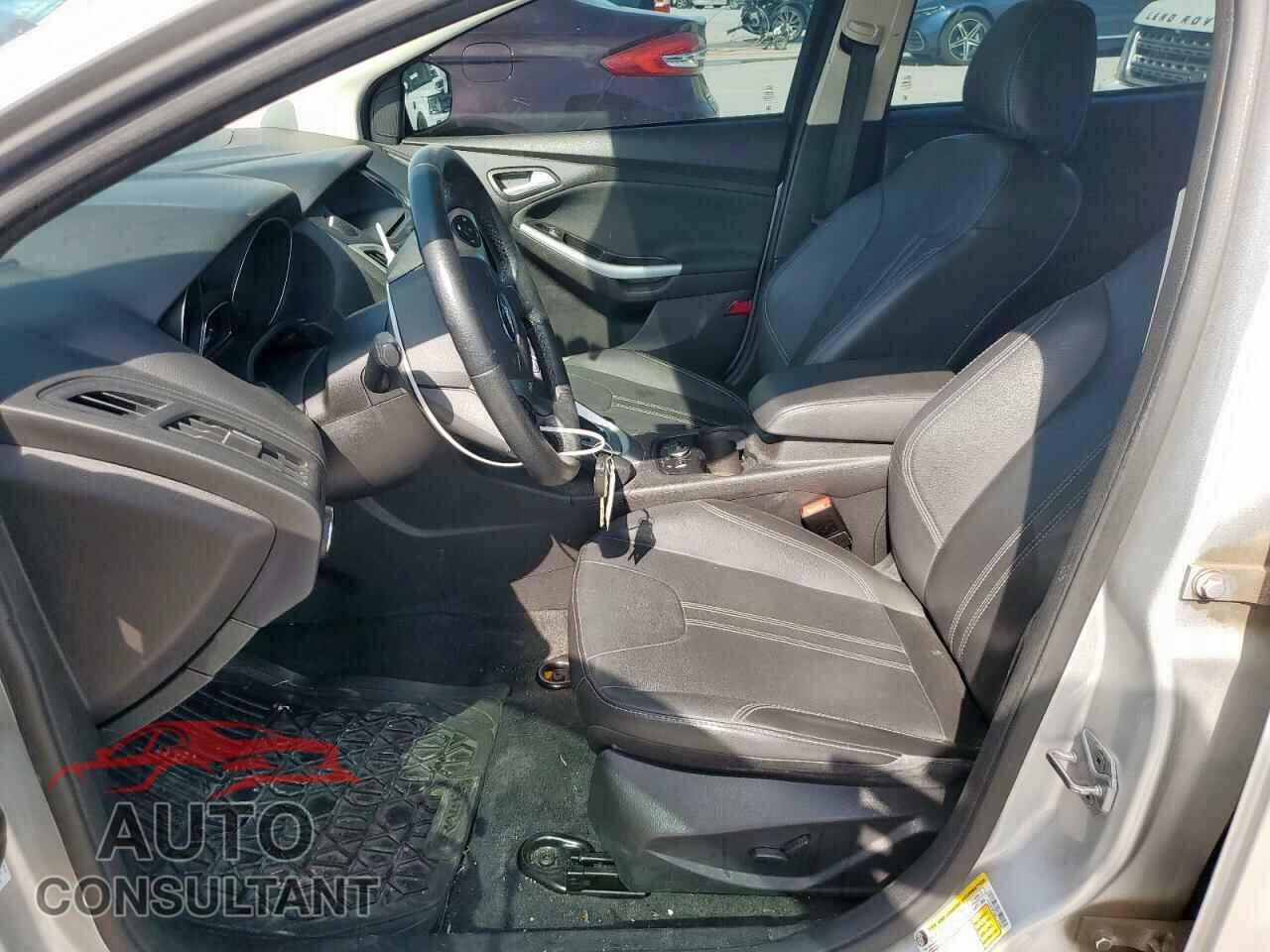 FORD FOCUS 2014 - 1FADP3F26EL174643