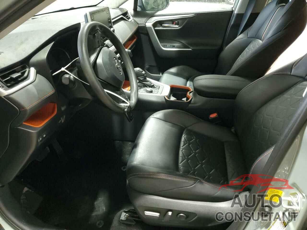 TOYOTA RAV4 2019 - 2T3J1RFV5KC018275