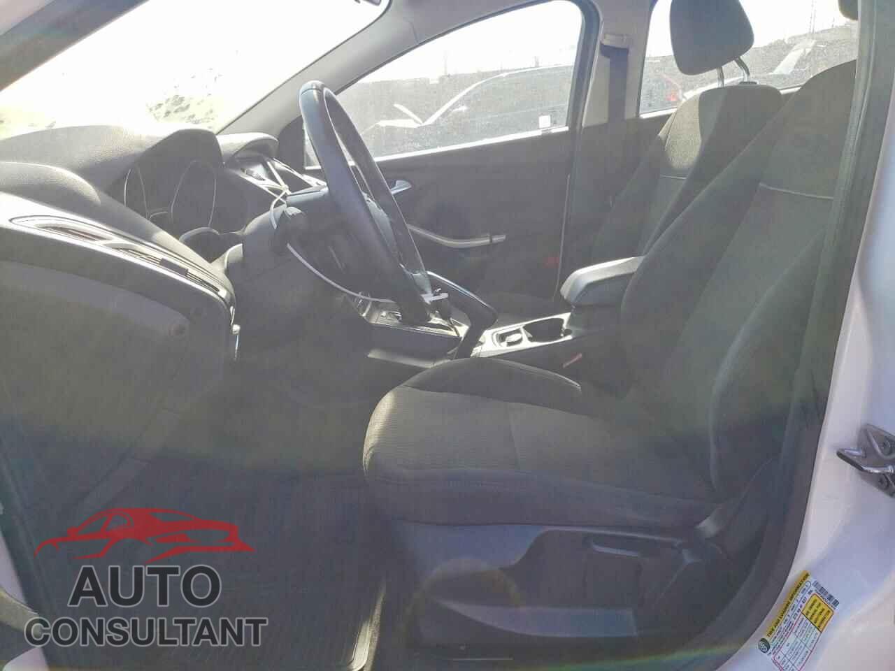 FORD FOCUS 2012 - 1FAHP3M22CL257679
