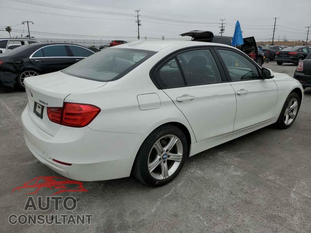 BMW 3 SERIES 2014 - WBA3D3C55EF099149