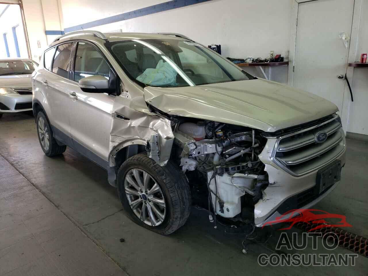 FORD ESCAPE 2017 - 1FMCU9J90HUE48628