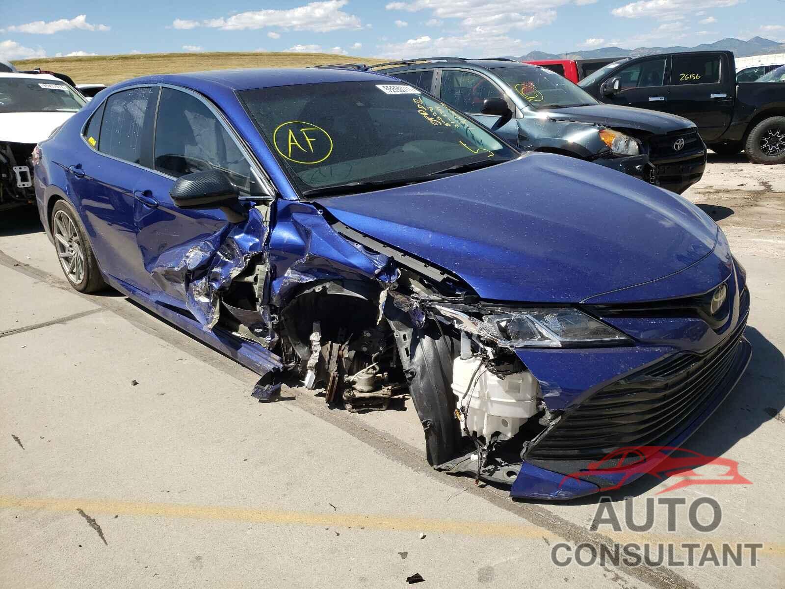 TOYOTA CAMRY 2018 - 4T1B11HK9JU524934