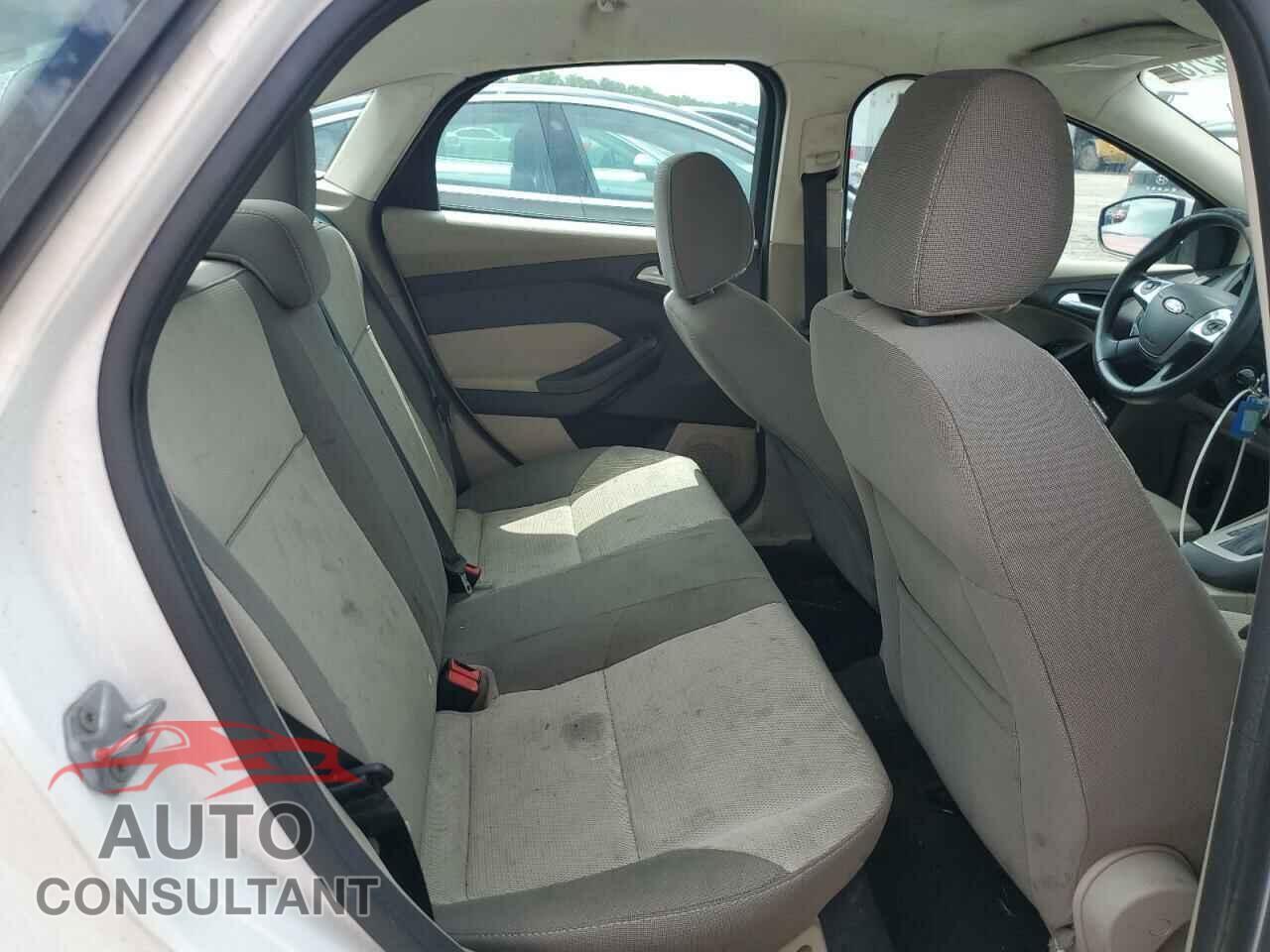 FORD FOCUS 2014 - 1FADP3F29EL141619